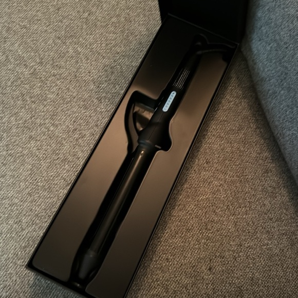 NIB BioIonic Curling Iron 1.25 Inch - Picture 3 of 4